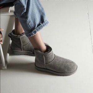 Ugg Mini Boots Grey suede S/N 5854